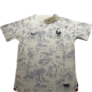 Frankrike bortatröja - Kommer helt ny och inplastad  Kan fraktas 