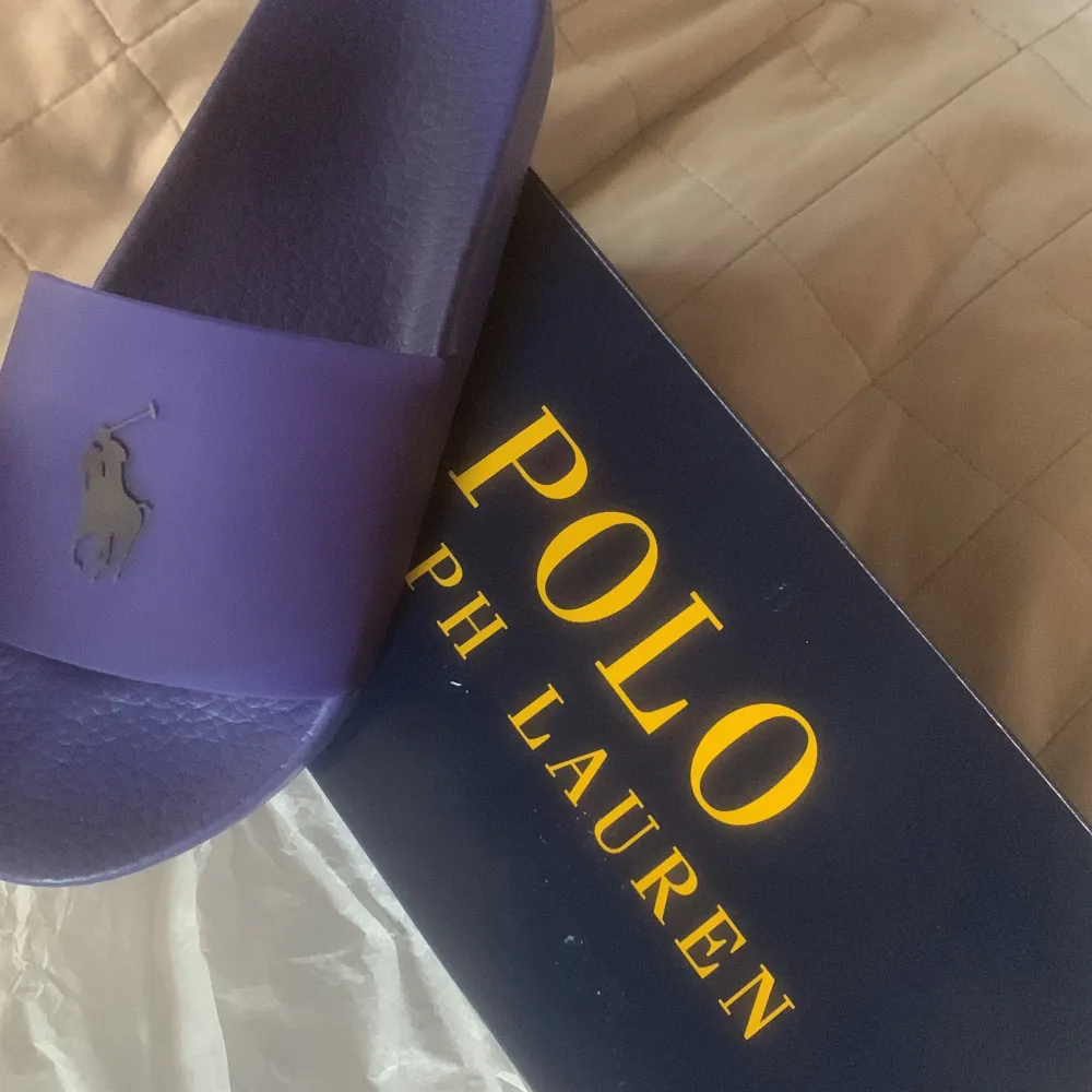 Polo tofflor helt nya mörkblåa ny pris 800 strlk 43. Skor.