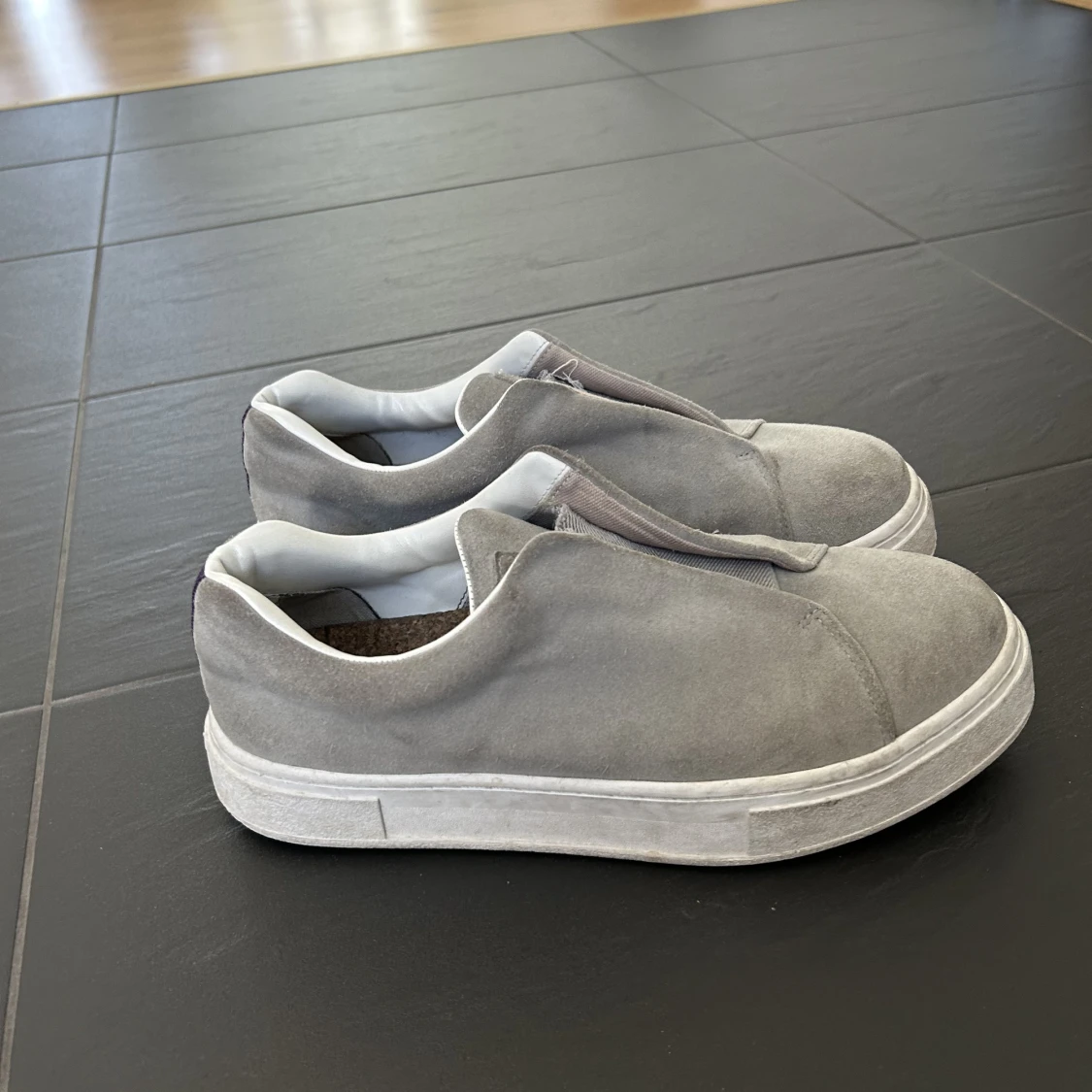 Eytys Doja S-O Suede Cement - 90