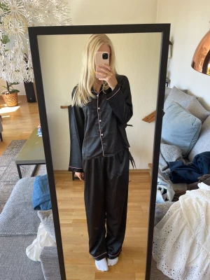 Lounge set - Säljer det nästintill oanvända setet då det dessvärre inte kommer till användning💘
