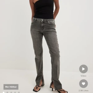 Jeans från MoaMattssonxNAKD - Säljer pga små i storlek