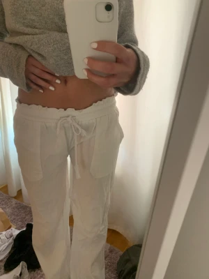 Linnebyxor  - Sååå snygga linnebyxor som jag sytt lågmidjade!! Passar perfekt på mig som är 168! 🙌🏽💕ANVÄND EJ KÖP DIREKT! Budgivning om fler blir intresserade. 