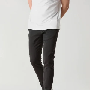 Gråa byxor/jeans - Gråa byxor/jeans för män från Shaping New Tomorrow. Storlek L 32, benlängd: 79 cm. Har använts i ca 4 år men är i bra skik. 