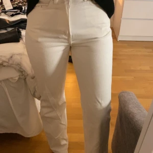 Jeans - Jeans från weekday, använder inte längre köp direkt för 150kr
