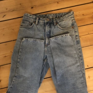 Jeans - Snygga jeans köpta second hand, aldrig använda!