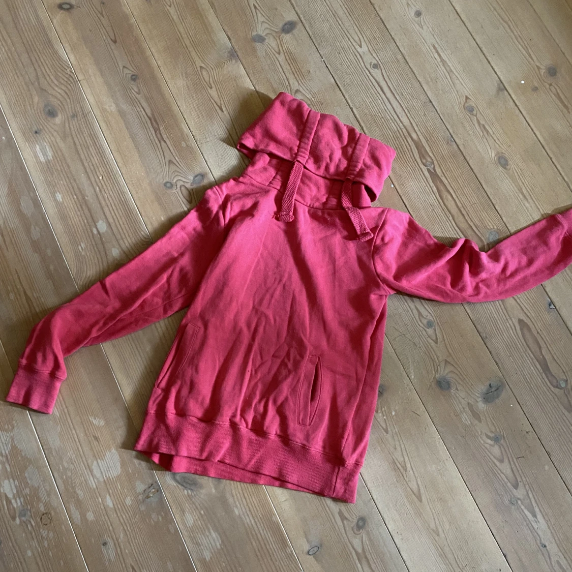 Hoodie och långarmad tröjor säljes - 91