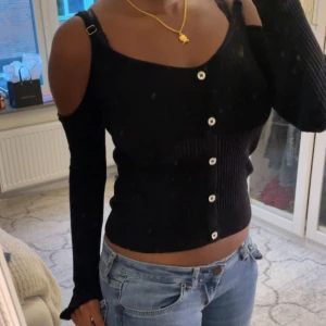 Tröja utan axlar  - Jätte nice🖤