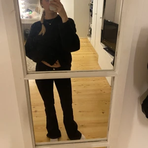 Lågmidjade bootcut jeans  - Lågmidjade bootcut jeans från Zara