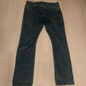 Levis 501  - W33 L32