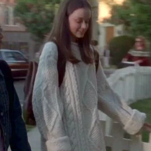 Rory Gilmore Sweater - Kabelstickad tröja som påminner om Rorys i Gilmore girls, skriv för mer bilder, pris kan diskuteras:)