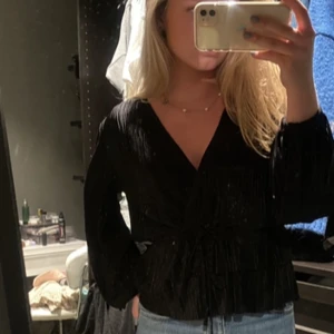 Zara blus  - Söt blus från zara, endast använd fåtal gånger💕💕