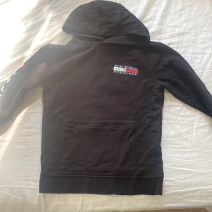Tommy hilfiger tröja - Tommy hilfiger tröja i helt nytt skick👍