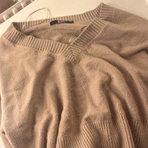 Stickad tröja  - En fin stickad tröja från bikbok. Pris kan diskuteras 💕.