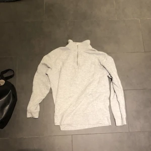 Zara half zip up - Skick:9/10 Pris:150 Strls