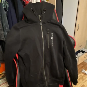 Sail racing hoodie - Fint skick använd ett par gånger. Storlek 160