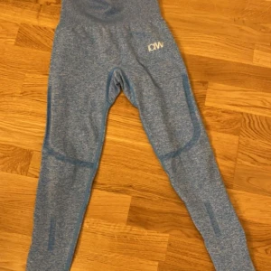 Gym tights  - Storlek Xs ICIW helt nya säljs då jag beställde fel storlek, möts upp och kan även frakta (köparen står för frakt)