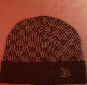 LW mössa  - Den är skit snygg bra passform