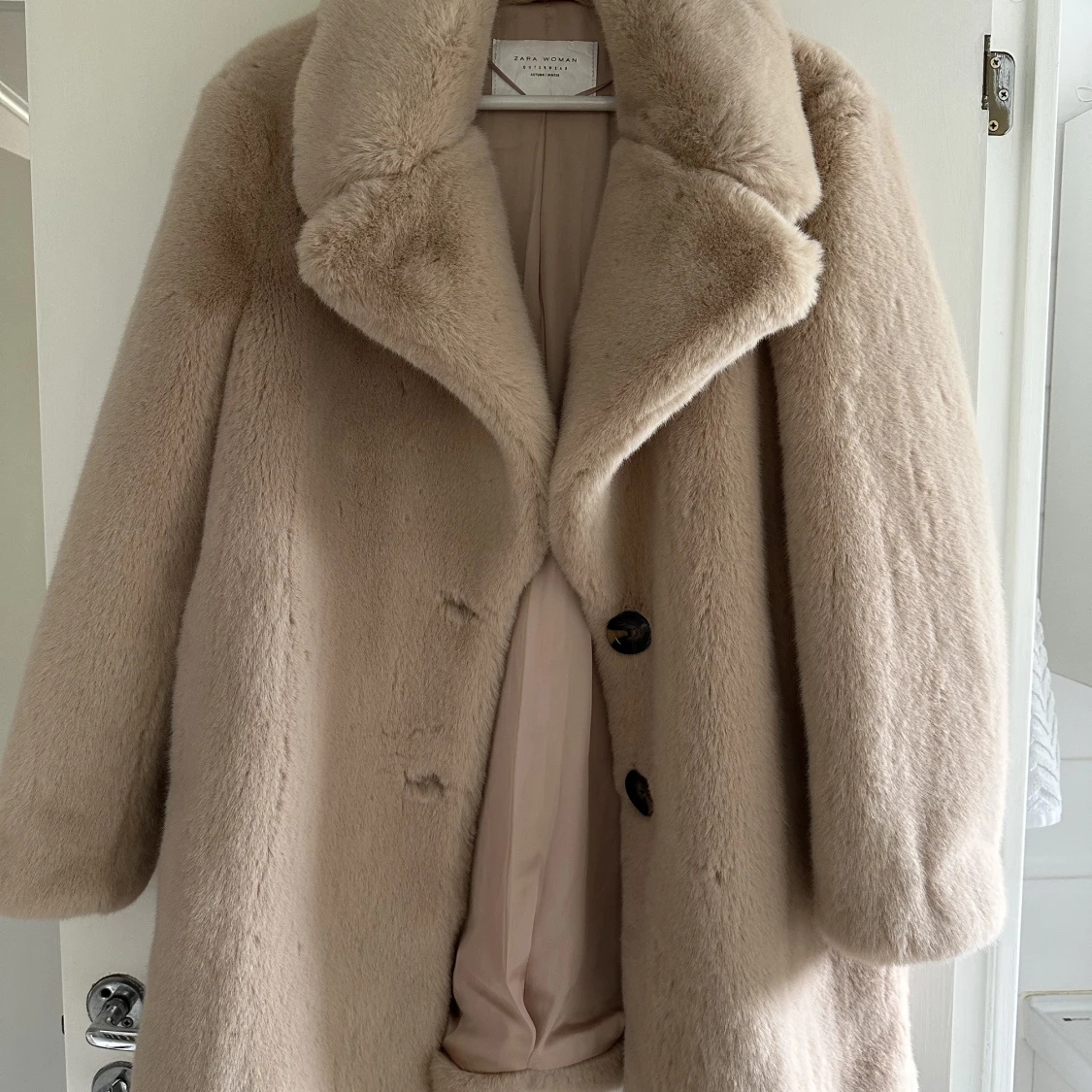 Fin Jacka från Zara i fuskpäls - 90