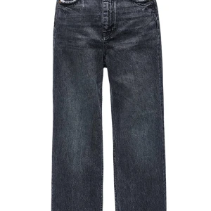 Zara Jeans - Säljer dessa jeans i storlek 32💘