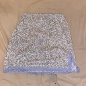 Kjol, XS - Näst intill ny, använd fåtal gånger. Fläckfri och inga täcken på användning.