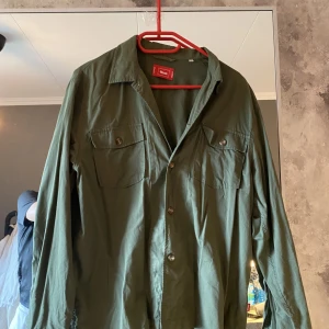 Skjorta  - Skjorta bra skick Nypris 500