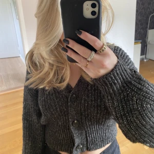 Tröja  - Stickad tröja använd men i bra skick 🤩