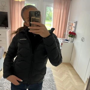 Peak performance dunjacka  - Snygg dunjacka från peak performance🙏🏼😍