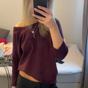 Vinröd tröja med trekvartsärm - Så snygg vinröd tröja, toppen skick 