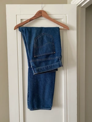 Jeans Lee - Fina jeans, använda fåtal gånger. Kort modell