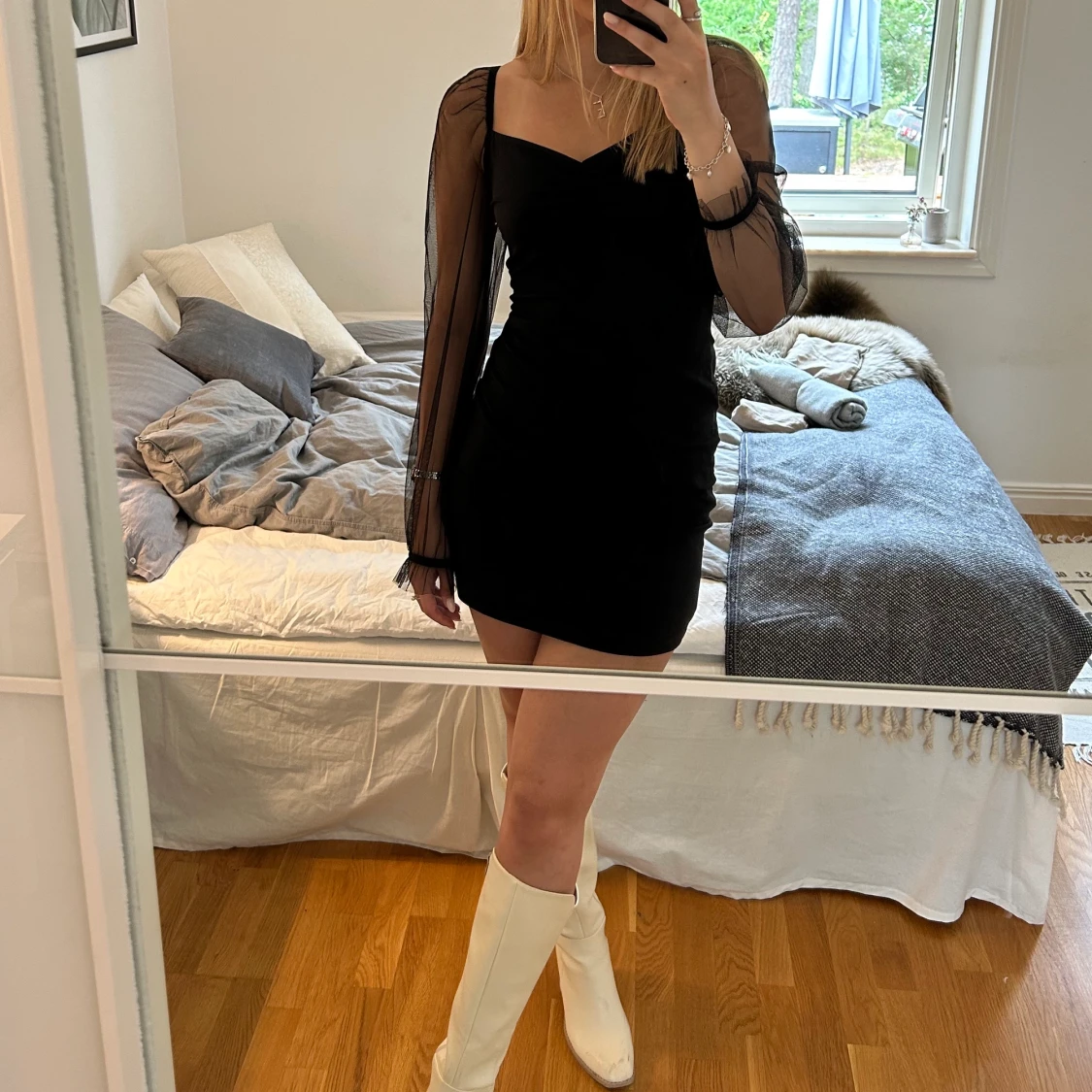 Svart kort utgångsklänning