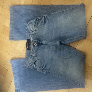 Jsfn denim jeans👑👑 - Utsvängda low waist jeans🫶