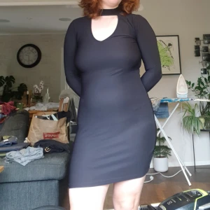 Svart klänning  - Säljer då den inte passar mig längre :( Mer bilder? Tveka inte att skriva! 