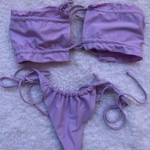Bikini  - Ett lila bikini set, aldrig använt! 💜