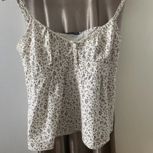 Brandy mellvile linne - Brandy mellvile linne, knappast använt!🌸 Skriv för fler bilder!Använd inte köp nu knappen utan swish! Frakt ingår inte i priset💝