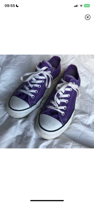 Converse - Storlek 39 bra skick.