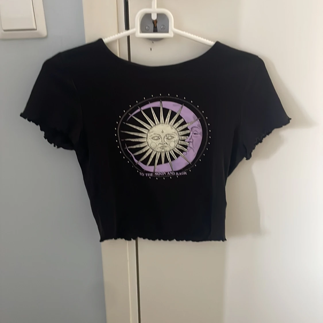 Croppad topp med tryck 