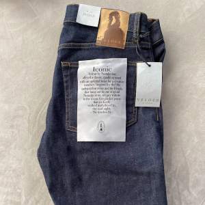 Velour jeans har inte använts en enda gång.