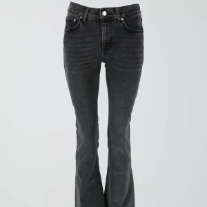 Bootcut jeans  - Låga bootcut jeans från Gina 