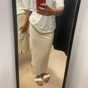 Långkjol/klänning  - Superfin klänning men som man även kan ha som kjol! 