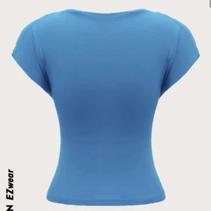 Topp - Säljer denna populära topp med öppen rygg. Storlek xs men passar även s. Inga defekter.😊