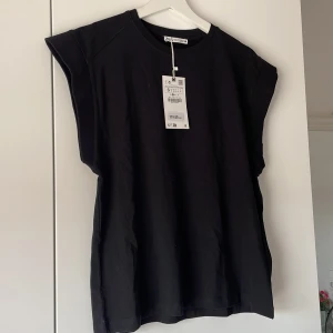 Linne från Zara - Jättesnyggt basic linne från zara. Jättebra skick aldrig använt