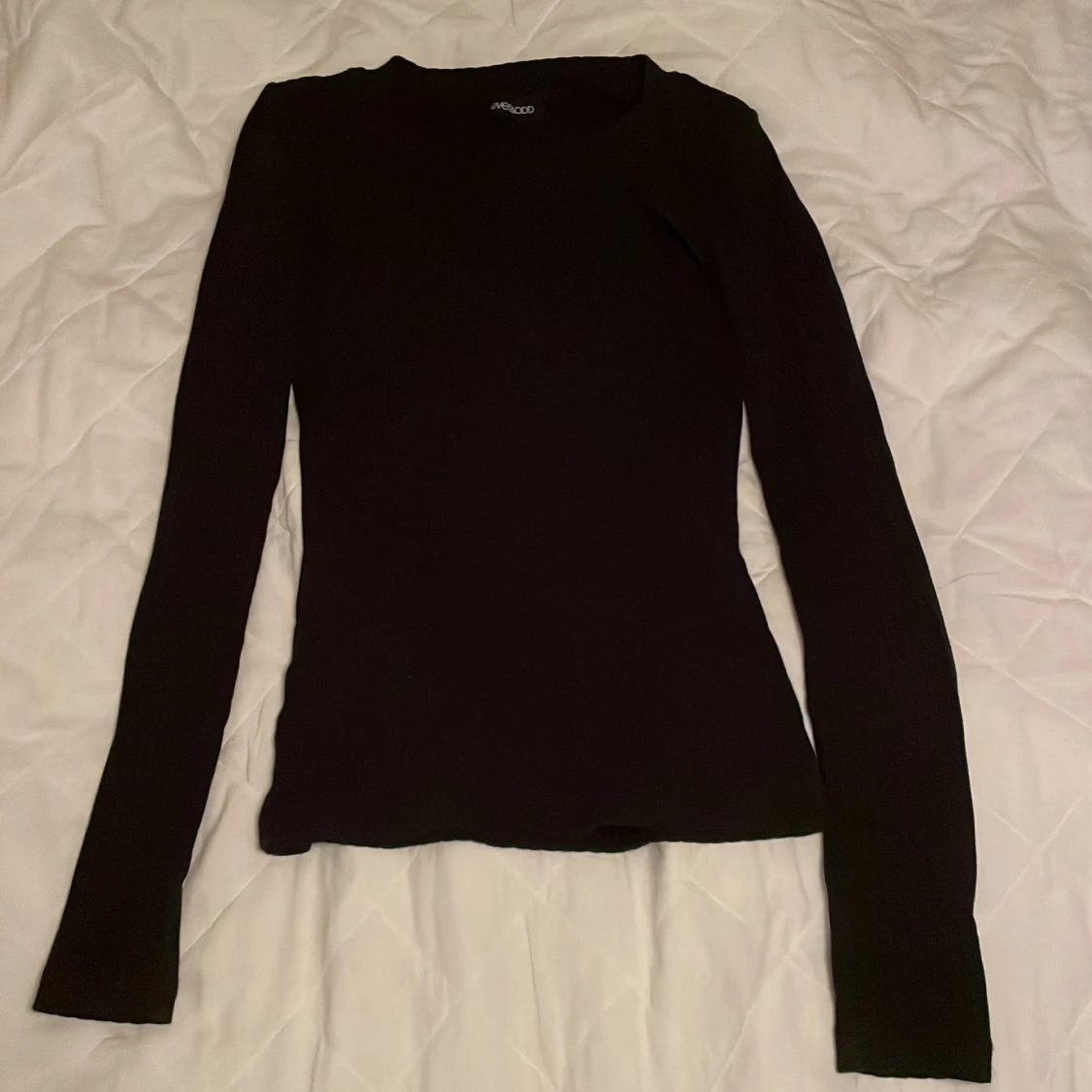 Ribbad svart långärmad