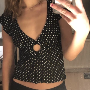 Topp - Polka dot-topp