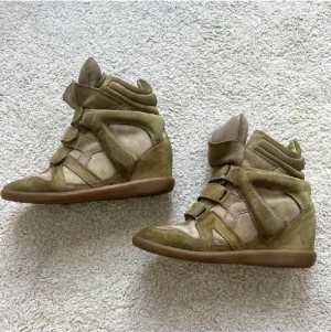 Isabel marant - Lägger ut igen pga oseriösa köpare, passar mig som har 40/39/38,5!!! Då de är små i storlekarna. Kom med egna prisförslag vill bli av med allt och kan tänka mig sänka prisen vid snabbaffär!!❤️❤️