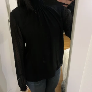 Blus  - Superfin blus som jag aldrig använt 