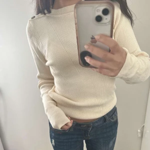 beige topp - jättefin beige topp aldrig använd❤️