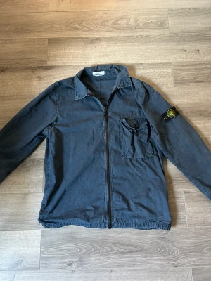Stone island overshirt - Stone island overshirt storlek XXL men Sitter som L.  Pris kan diskuteras vid snabb affär.