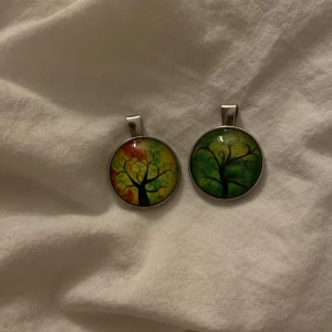 Berlocker - Jätte fina berlocker!  1 för 60 Båda för 100 💗💗💗