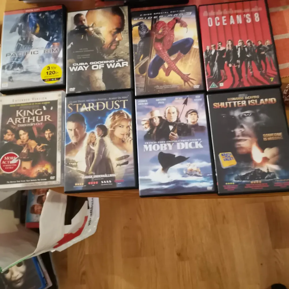 8 st dvd filmer blandat 20 kr st. Övrigt.