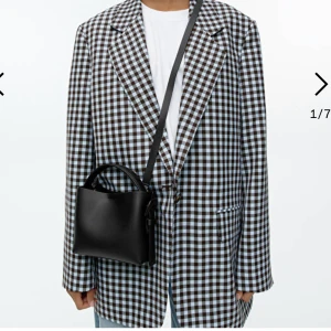 Väska  - Väska från arket, nypris 1300kr☺️